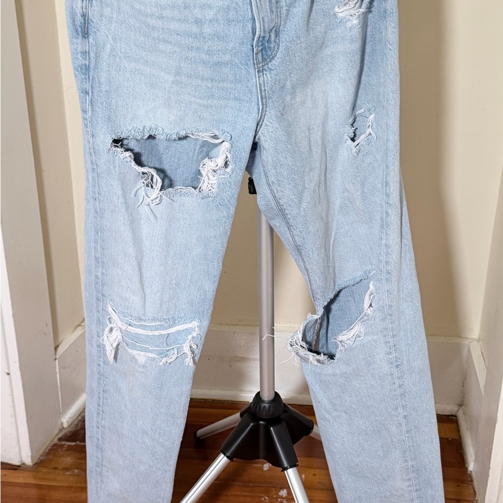 American Eagle Ripped straight Jeans - Picture 3 of 5